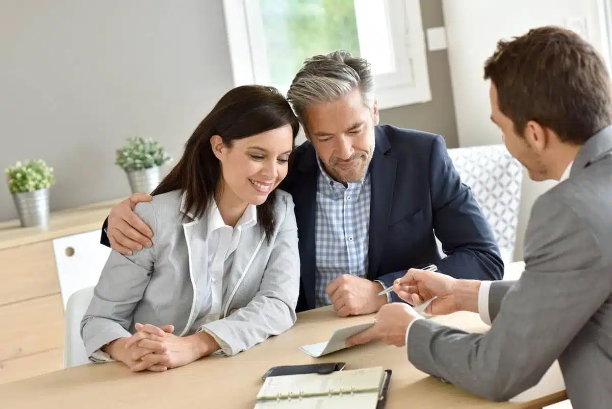 Les étapes clés pour choisir la bonne agence immobilière à Ducos